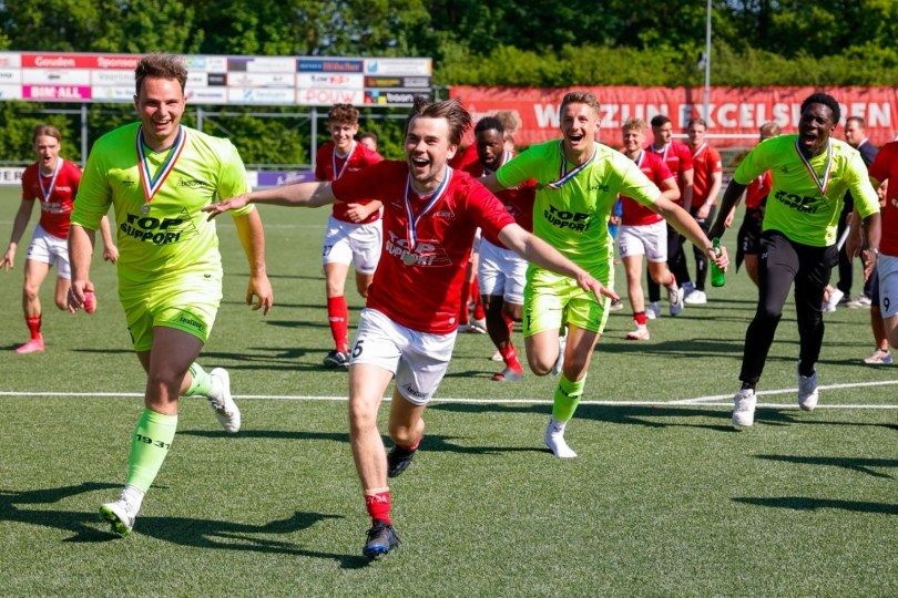 Foto bij Excelsior'31 na bizarre ontknoping kampioen Vierde Divisie